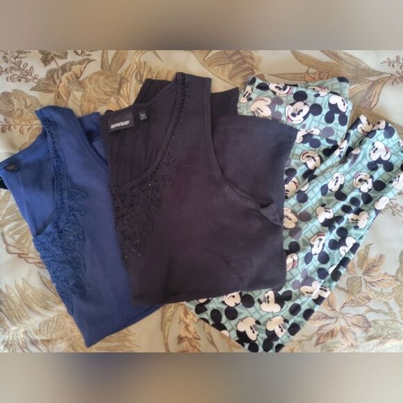 Avenue Navy/Black Lace Trim Tops + Bonus Leggings - Picture 5 of 6